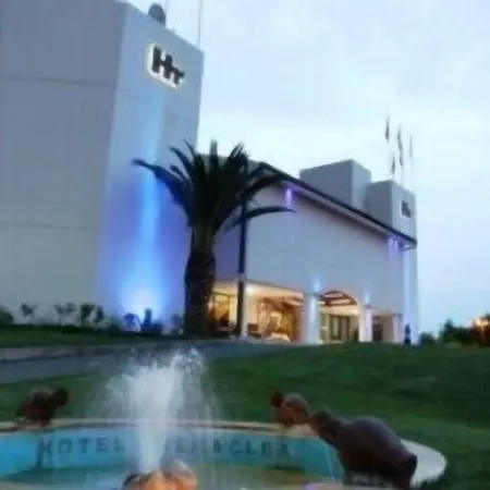 מלון Heraclea פוליקורו