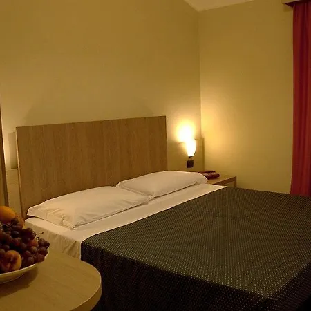 מלון Heraclea 4*